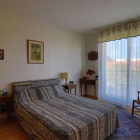 Appartement Lumineux Et Spacieux Avec Terrasses Et Ascenseur En Centre-ville De - Fr-1-494-182 *